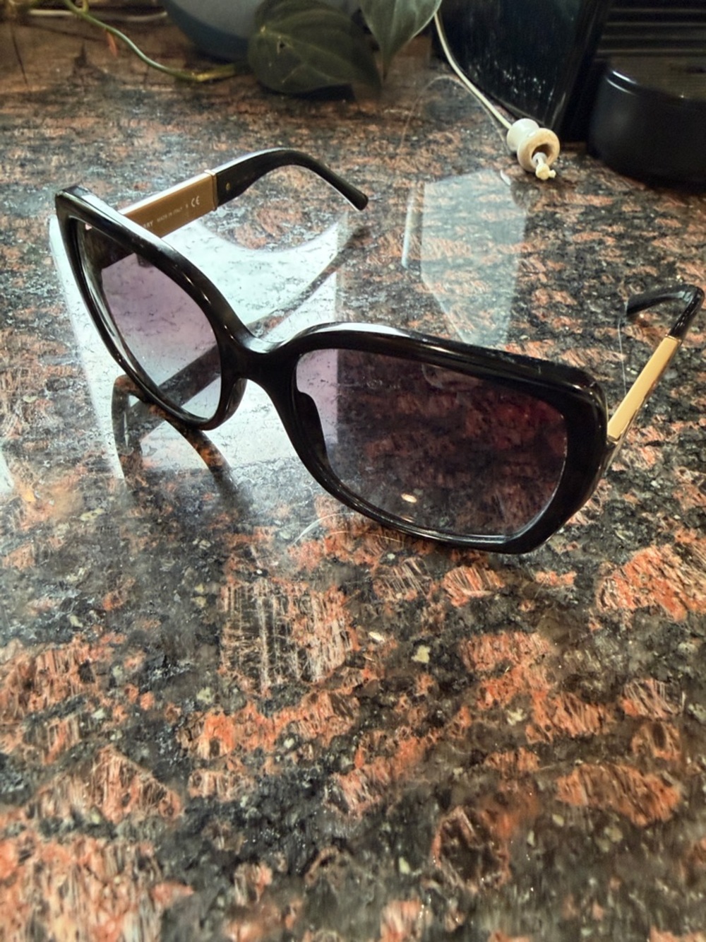 Burberry Black & Beige Plaid Sunglasses - Picture 2 of 8